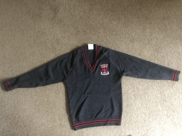 Daramalan College - Like new jumper