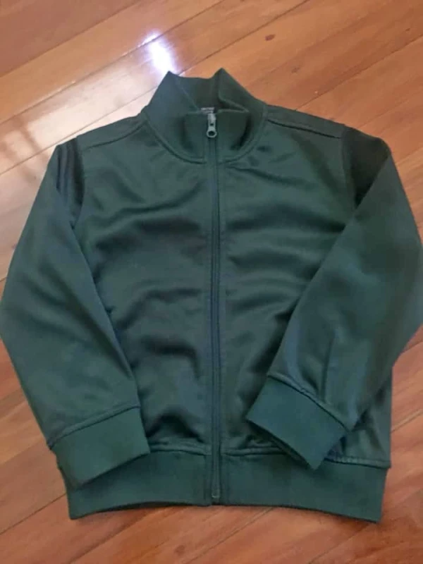 The Gap State School - Size 6 jumper in good condition