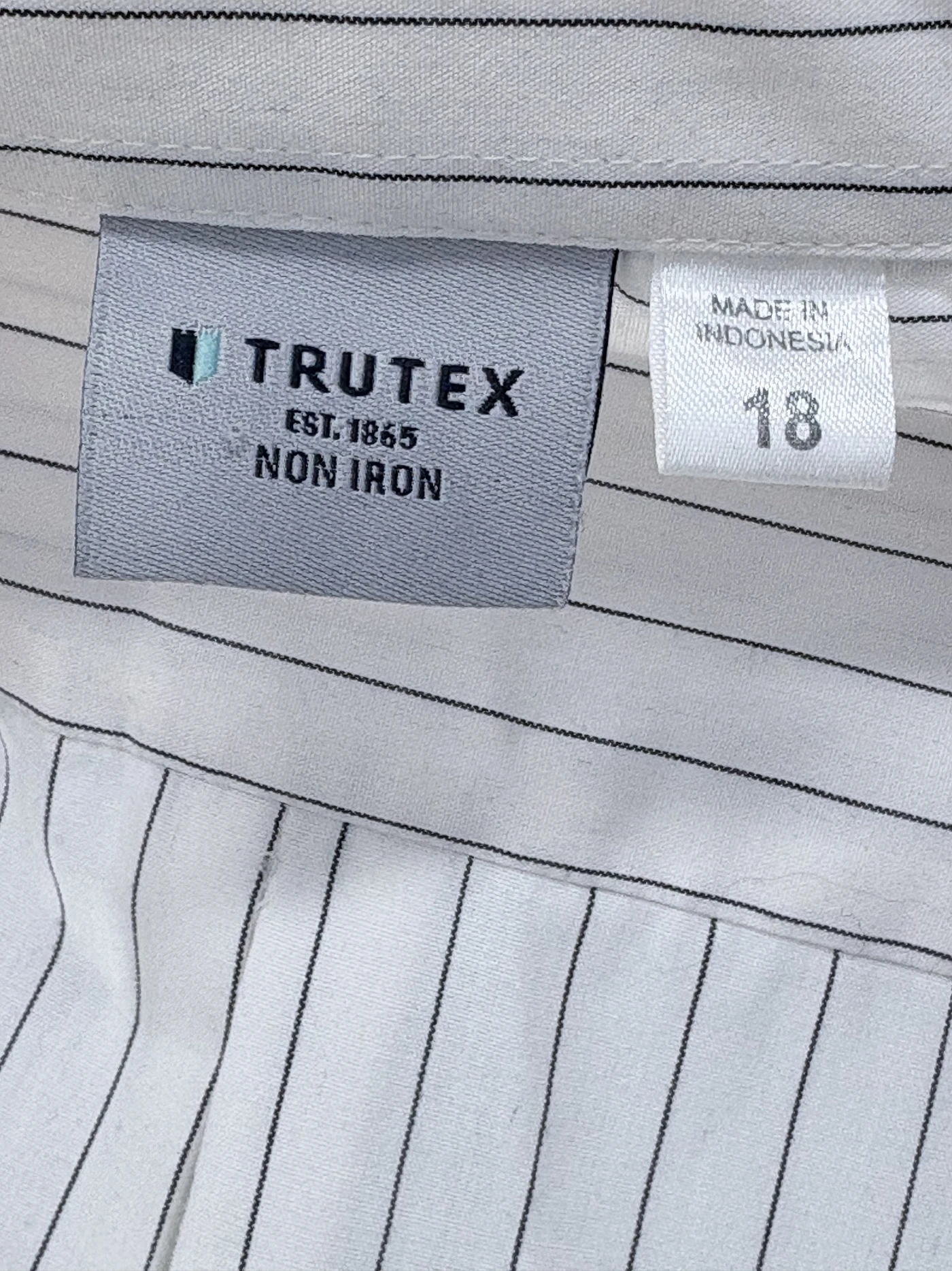 Photo 3 of Shirt White Long Sleeve