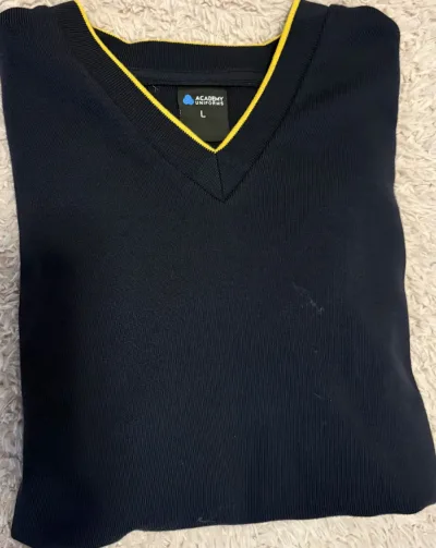 Photo 2 of Girl -Pullover-Like new-Yr10/11
